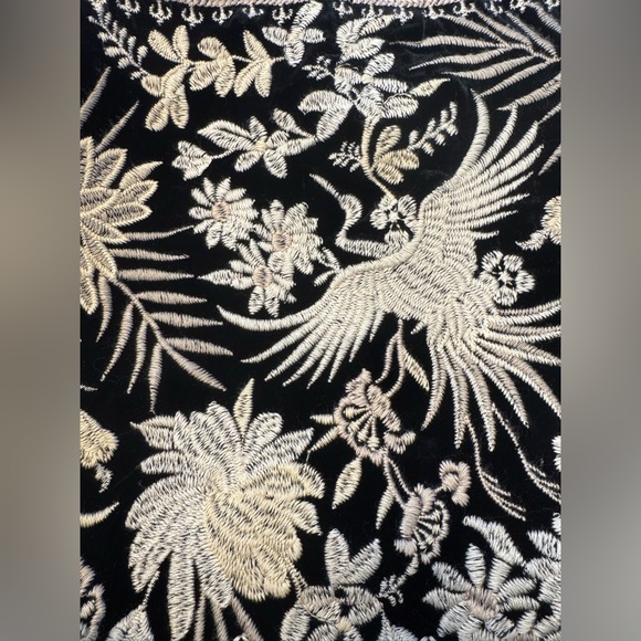 Johnny Was Othilia Elegant Black and Cream Embroidered Tote Bag - Picture 3 of 9